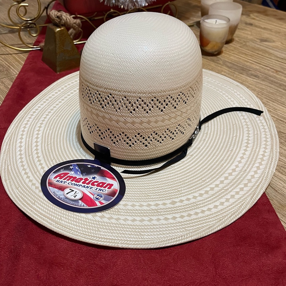 American Hat Company Straw Hat size 7 1/4 NWT 4.25” brim